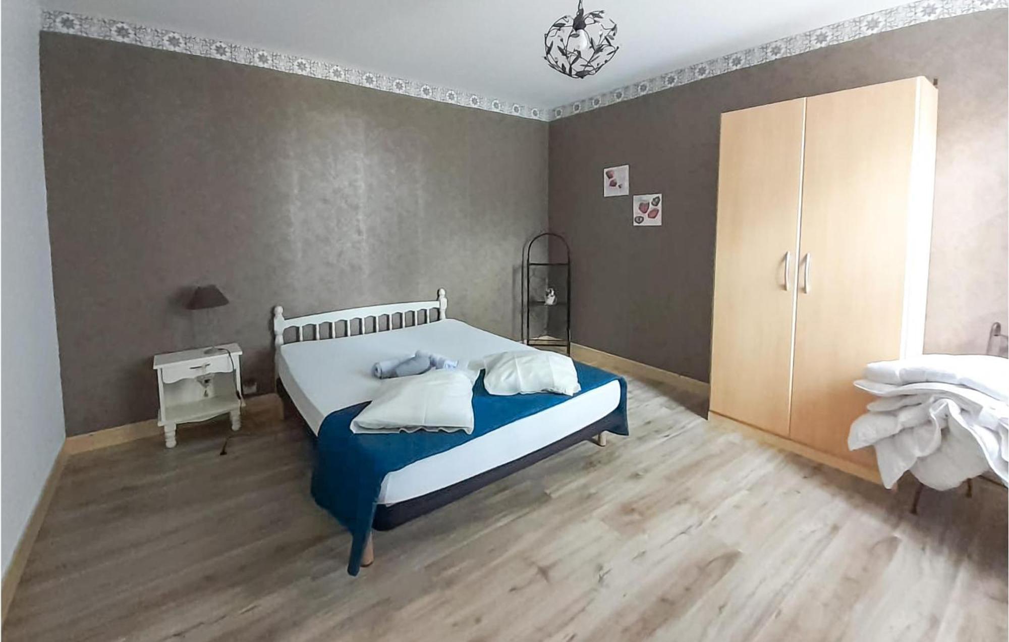 Gorgeous Home In Lavardac With Kitchen מראה חיצוני תמונה