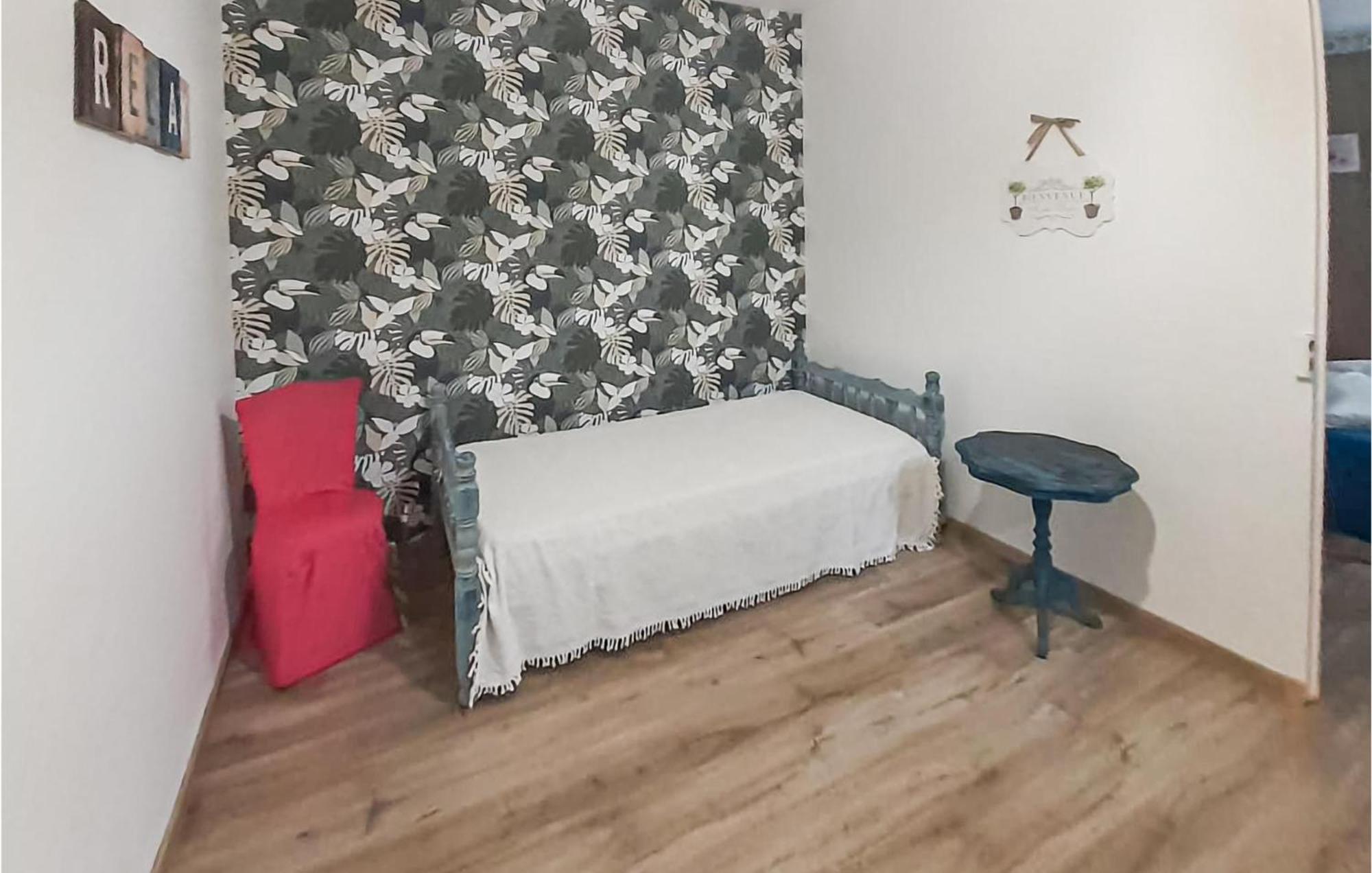 Gorgeous Home In Lavardac With Kitchen מראה חיצוני תמונה